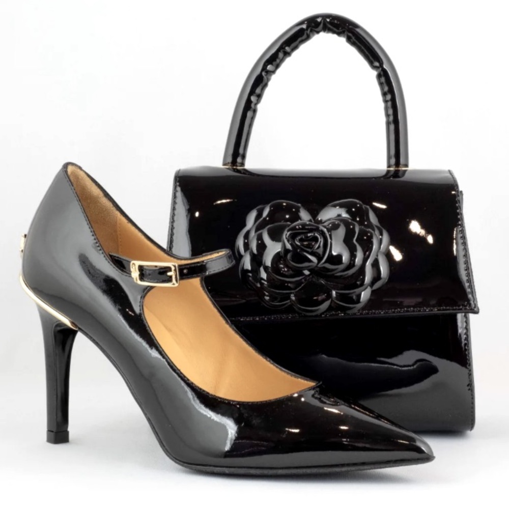Giovani Fabiani pump in black patent leather with gold accent